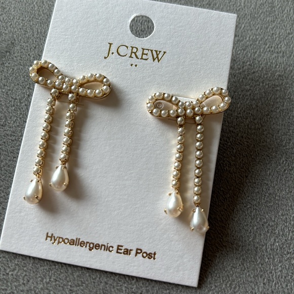 J.CREW Pearl Bow Dangly Earrings NWT - Picture 2 of 3